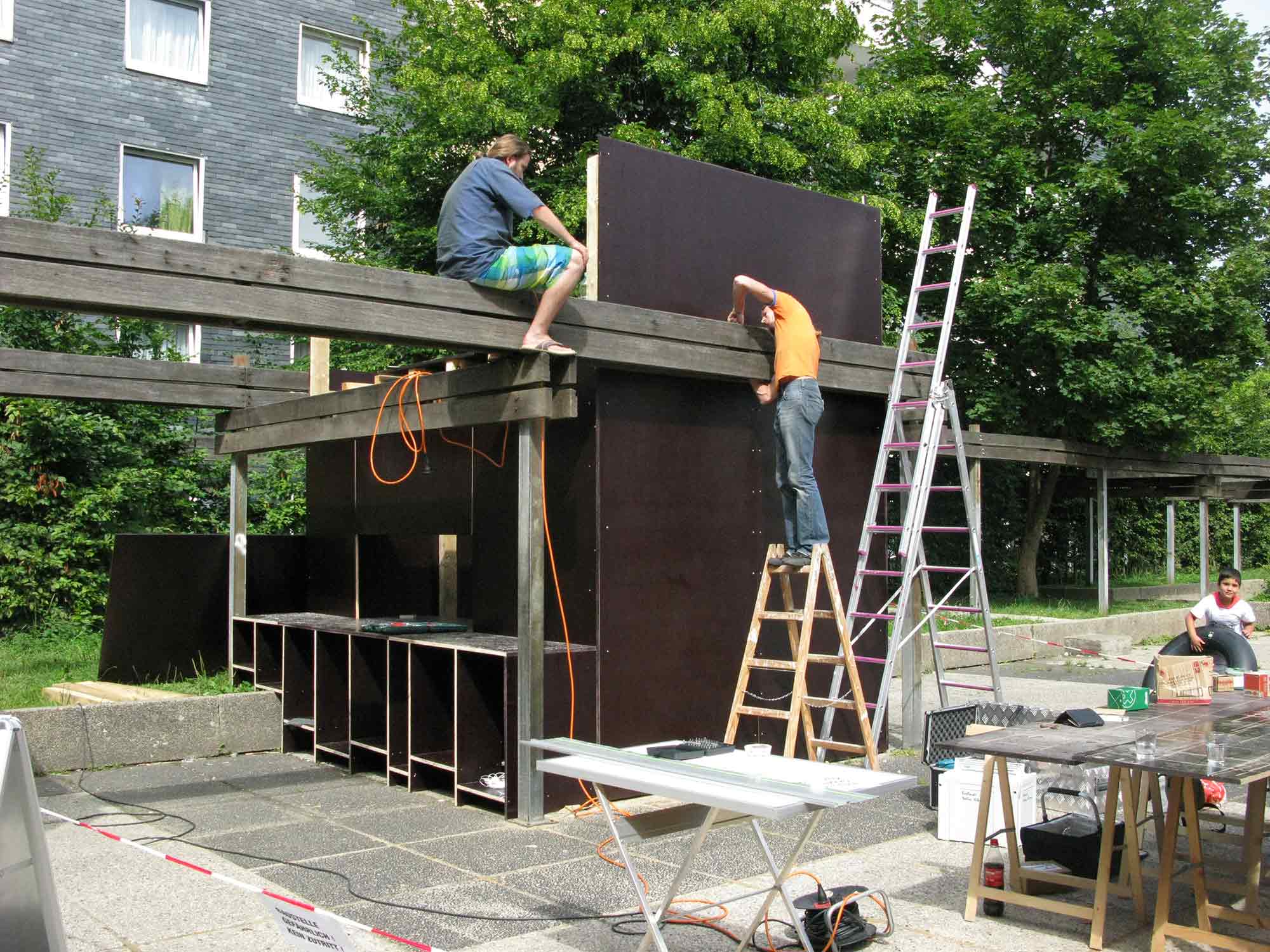 Apolonija Šušteršič, Hustadt Project, Building the temporary pavilion.